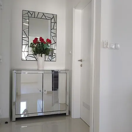 Apartment Seaside Mireja *
